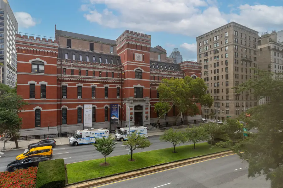 650 Park Avenue #4D, Manhattan, NY 10065 - #2