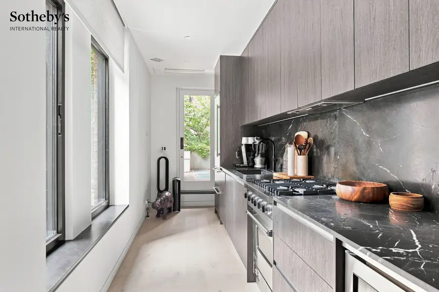 131 E 39th Street, Manhattan, NY 10016 - #2