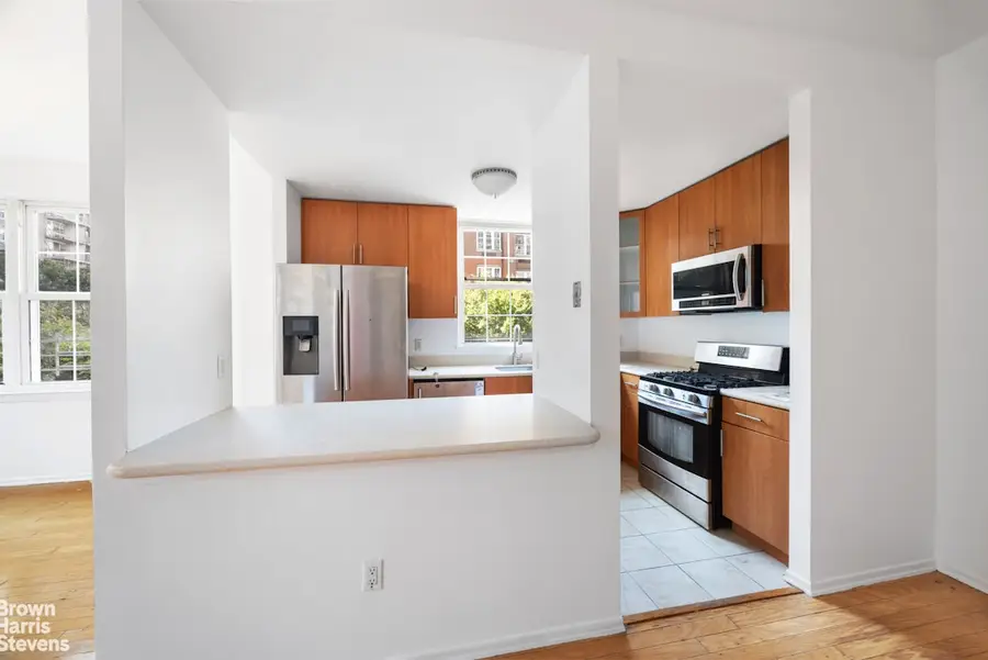65 Oceana Drive E #3F, Brooklyn, NY 11235 - #2
