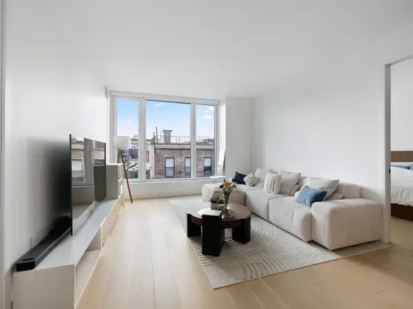 171 N 1st Street #5H, Brooklyn, NY 11211