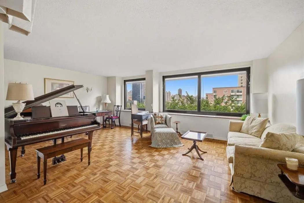 531 Main Street #1025, New York, NY 10044 - #1