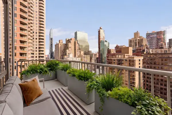 216 E 47th Street #22B, Manhattan, NY 10017