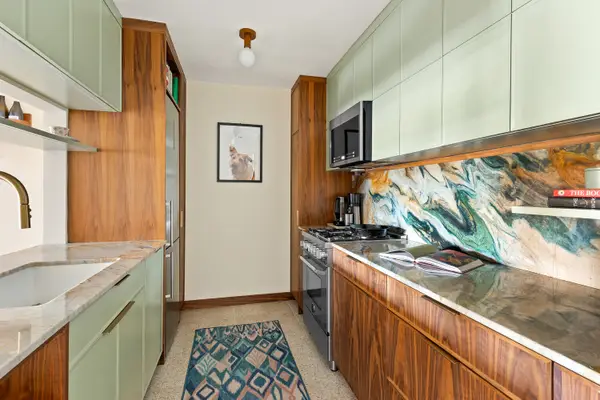651 Vanderbilt Street #7B, Brooklyn, NY 11218