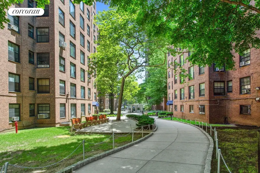 209 Clinton Avenue #2D, Brooklyn, NY 11205 - #3