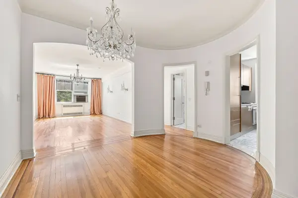 310 W 55th Street #4C, Manhattan, NY 10019