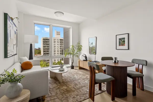 379 Ocean Parkway #PHA, Brooklyn, NY 11218
