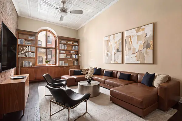 215 E 17th Street #2, Manhattan, NY 10003