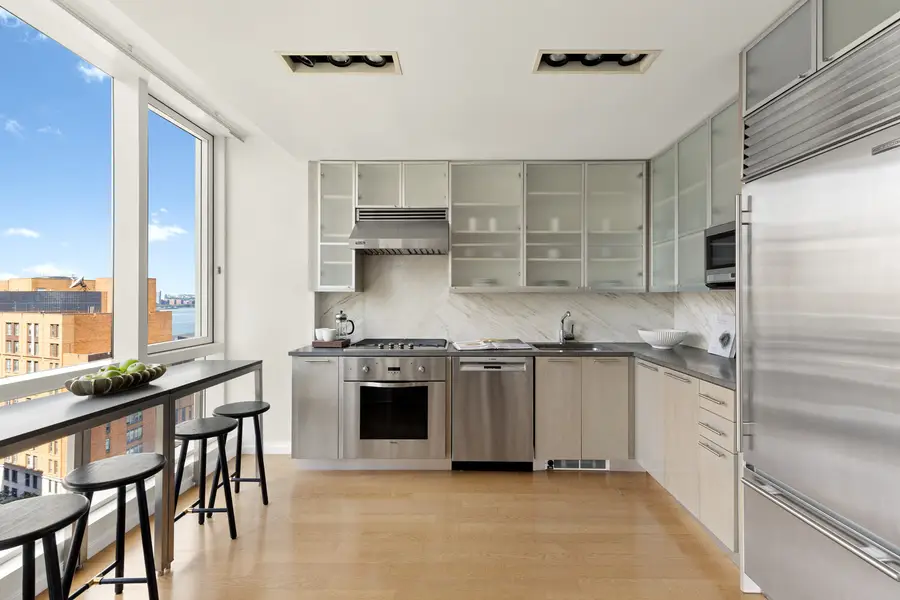 200 Chambers Street #17B, Manhattan, NY 10007 - #2