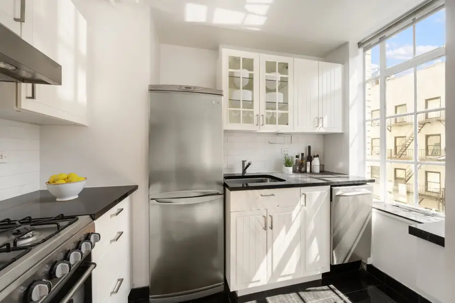 353 W 56th Street #5G, Manhattan, NY 10019 - #2
