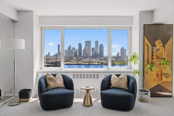 25 Sutton Place S #16G, Manhattan, NY 10022