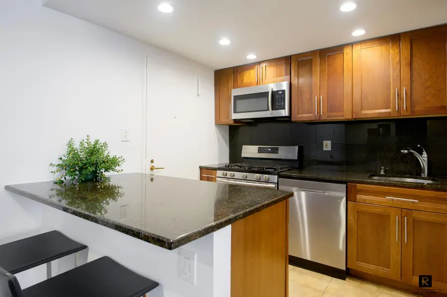 400 E 56th Street #3-E, Manhattan, NY 10022 - #3