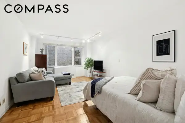 301 E 22nd Street #8B, Manhattan, NY 10010