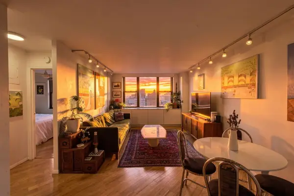201 E 17th Street #30D, Manhattan, NY 10003
