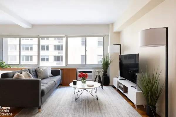 240 E 55th Street #6D, Manhattan, NY 10022