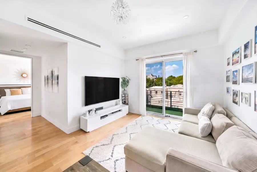 21 Powers Street #PHC, Brooklyn, NY 11211 - #2