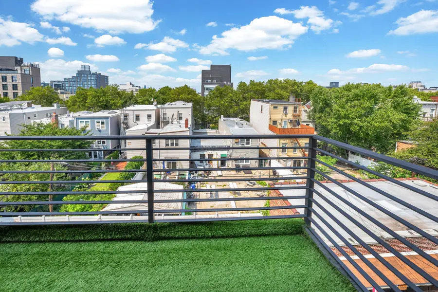 21 Powers Street #PHC, Brooklyn, NY 11211 - #3