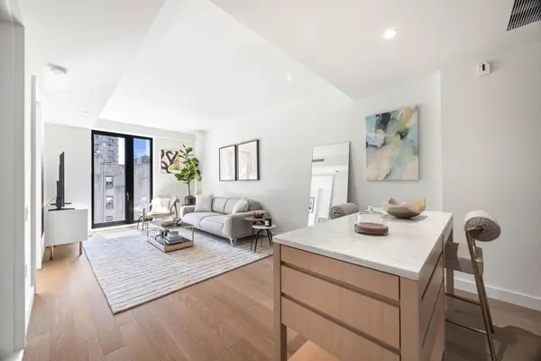 500 W 45th Street #625, Manhattan, NY 10036