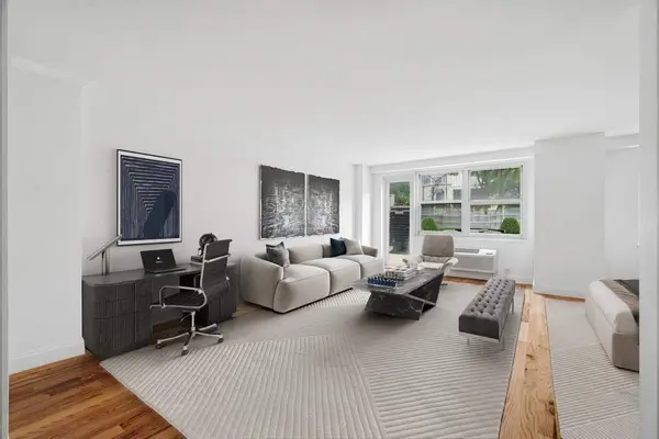 360 W 22nd Street #1R, Manhattan, NY 10011