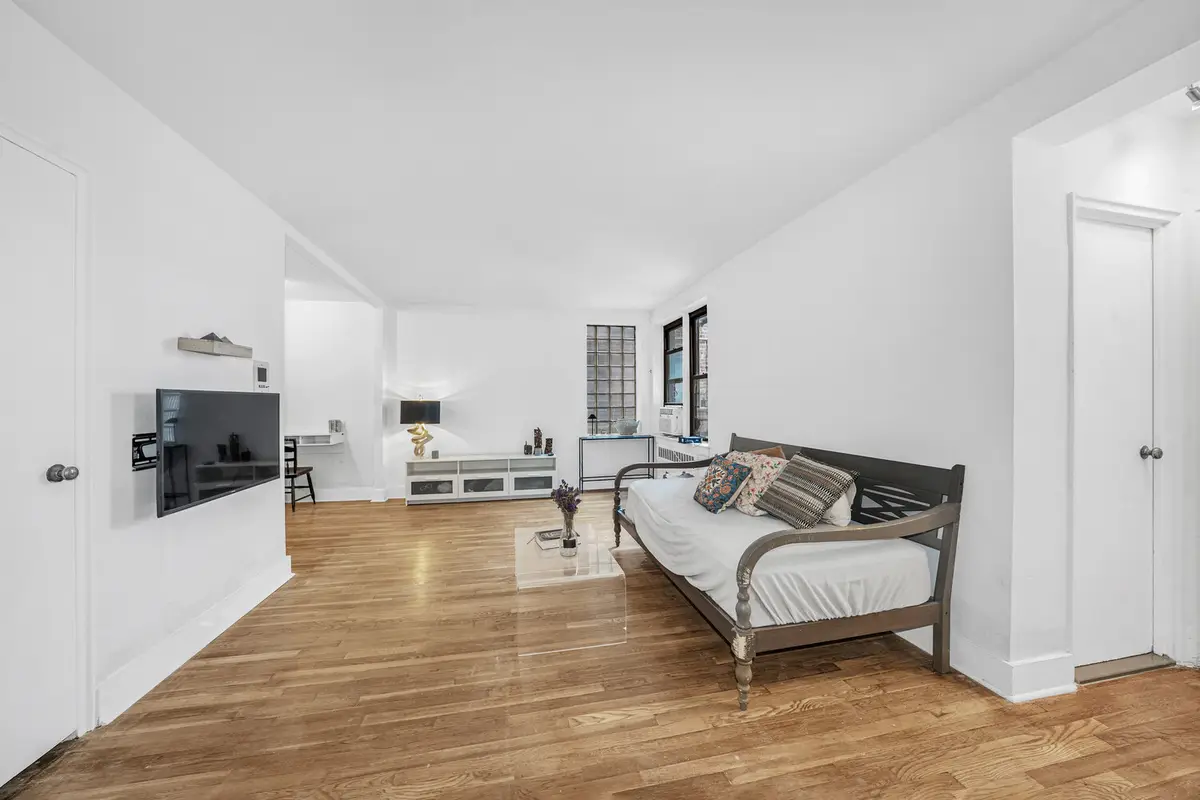 54 E 8th Street #3L, Manhattan, NY 10003 - #1