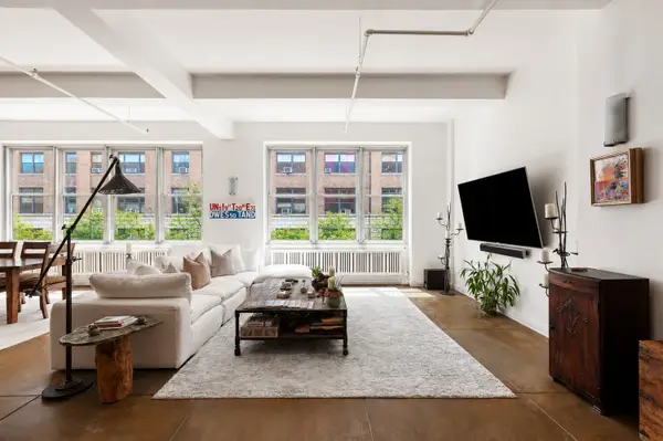 335 W 38th Street #3, Manhattan, NY 10018
