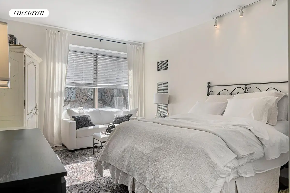 200 E 69th Street #4R, Manhattan, NY 10021 - #1