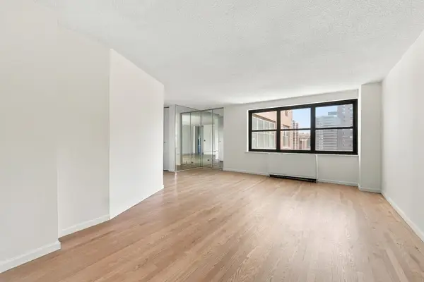 200 E 24th Street #1801, Manhattan, NY 10010