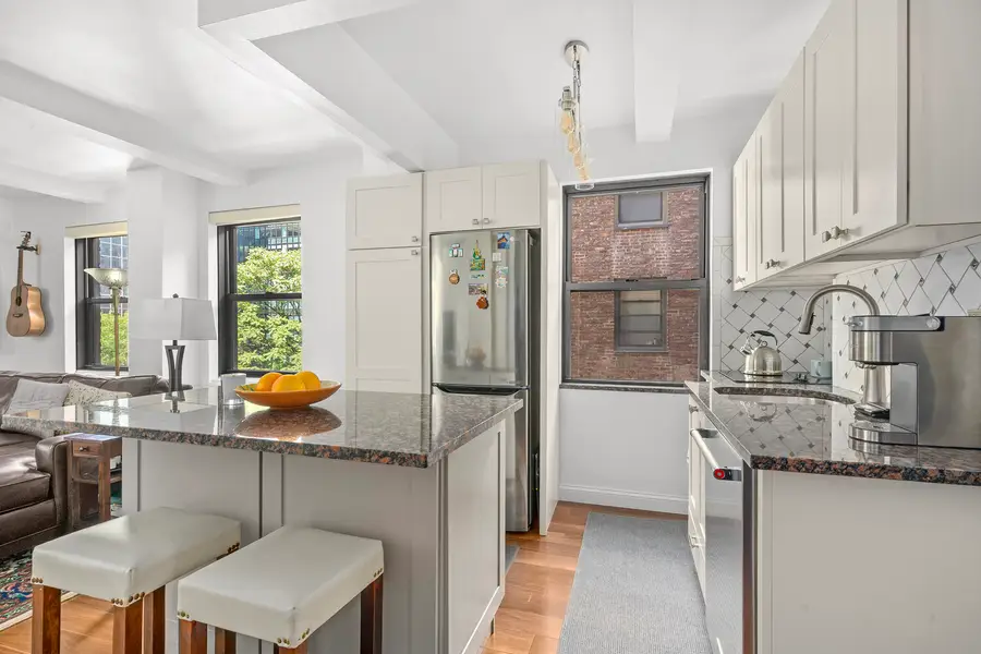 235 E 49th Street #8C, Manhattan, NY 10017 - #3