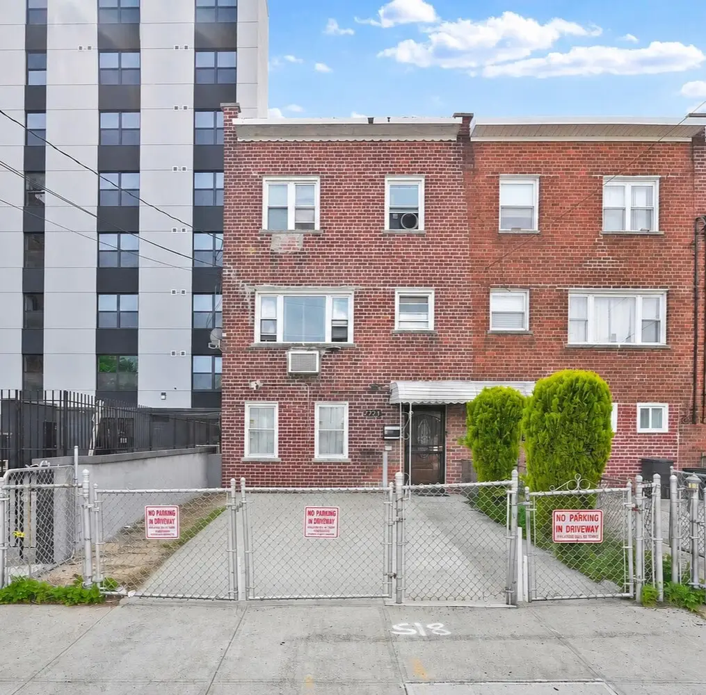 2723 Colden Avenue, Bronx, NY 10469 - #1