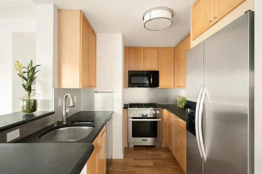 240 E 10th Street #11A, Manhattan, NY 10003 - #3