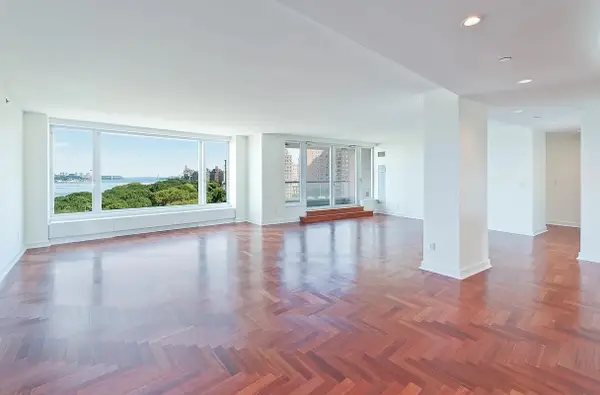 240 Riverside Boulevard #10-AT, Manhattan, NY 10069