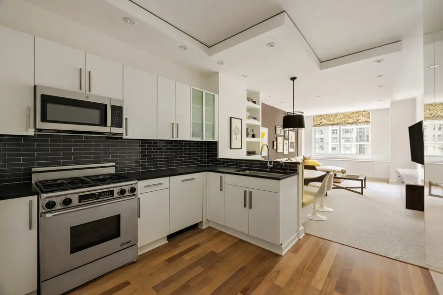 212 E 57th Street #6C, Manhattan, NY 10022 - #2