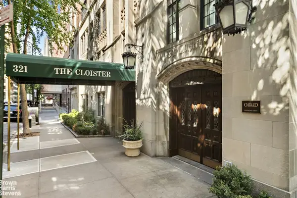 321 E 43rd Street #702, Manhattan, NY 10017