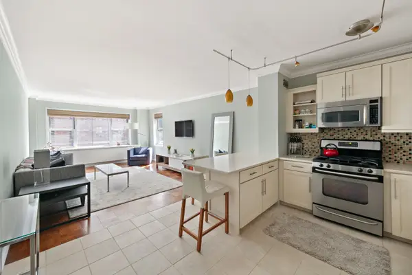 130 E 63rd Street #8D, Manhattan, NY 10065
