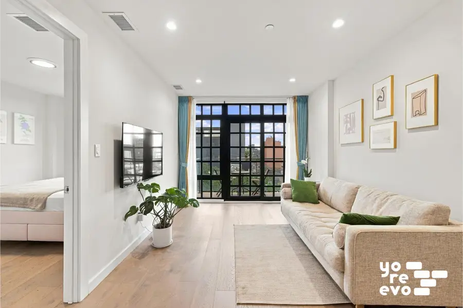 37-28 30th Street #5D, Queens, NY 11101 - #2