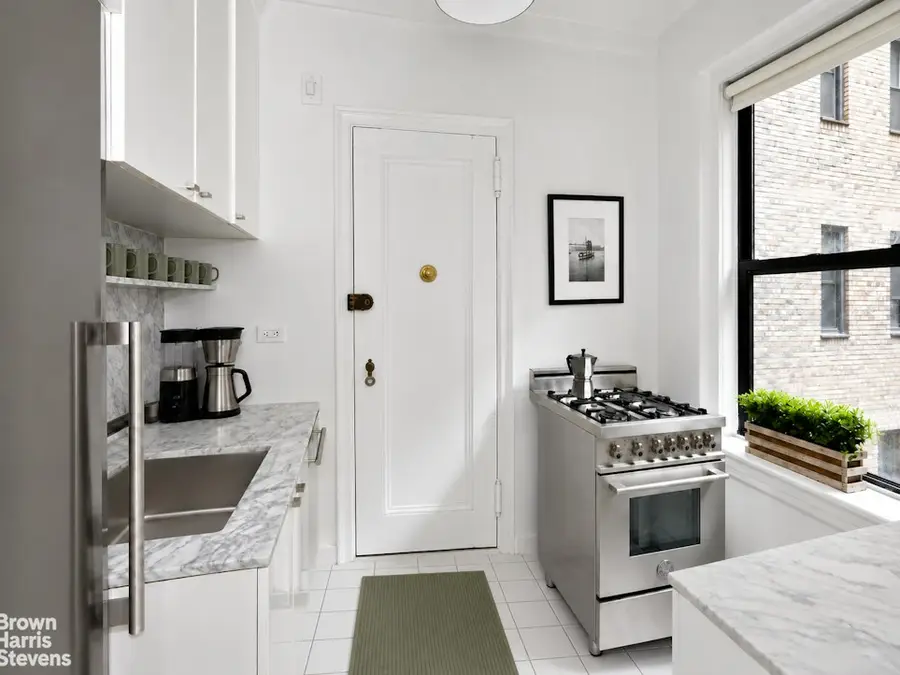 425 E 51st Street #2D, New York, NY 10022 - #3