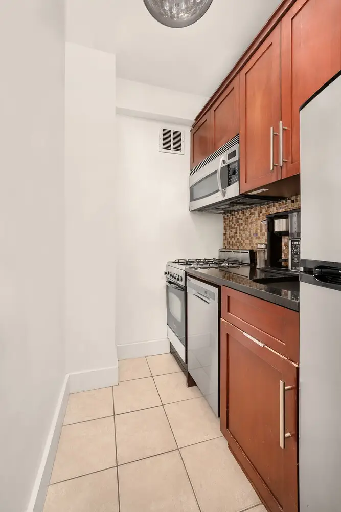 235 Adams Street #2G, Brooklyn, NY 11201 - #3