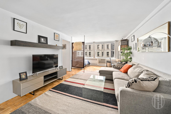 310 E 70th Street #5G, Manhattan, NY 10021