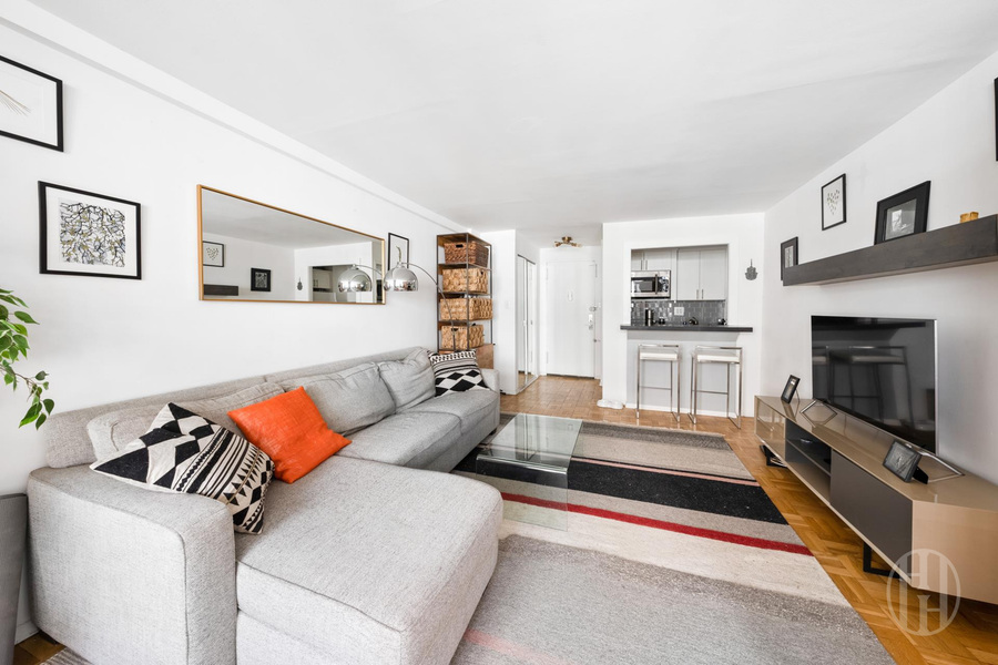 310 E 70th Street #5G, Manhattan, NY 10021 - #2
