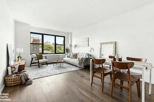 33 Greenwich Avenue #8H, Manhattan, NY 10014