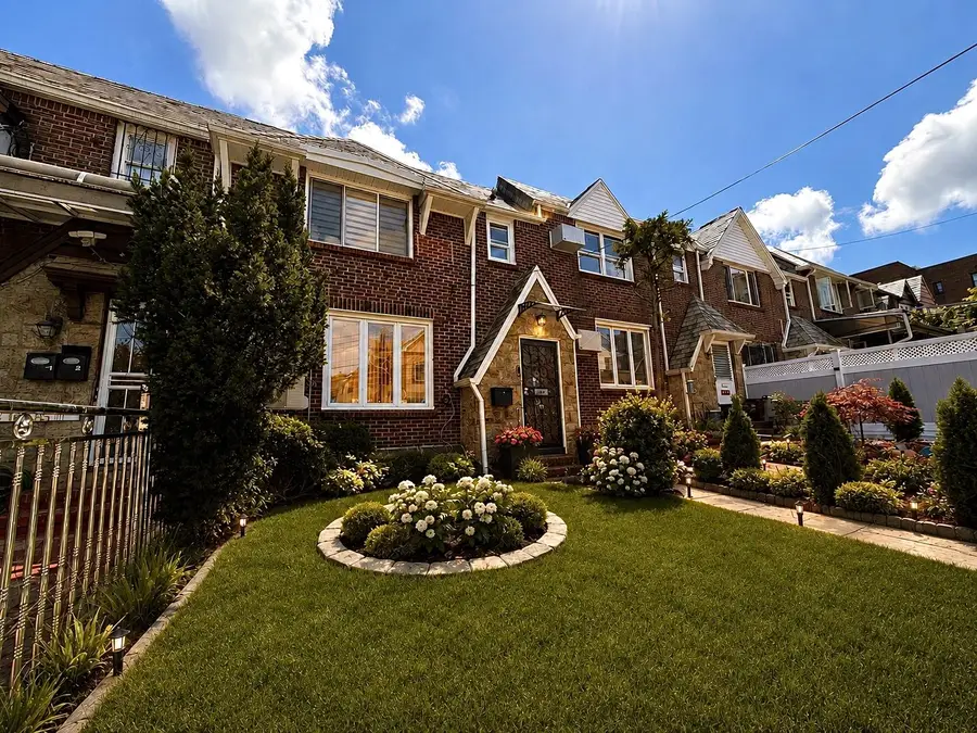 143-14 85th Drive, Queens, NY 11435 - #2