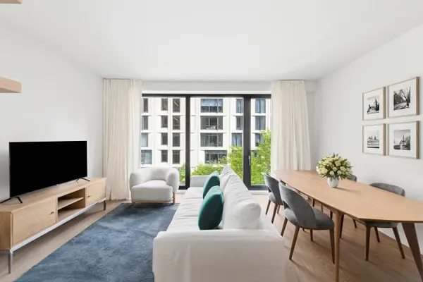 500 W 45th Street #530, Manhattan, NY 10036