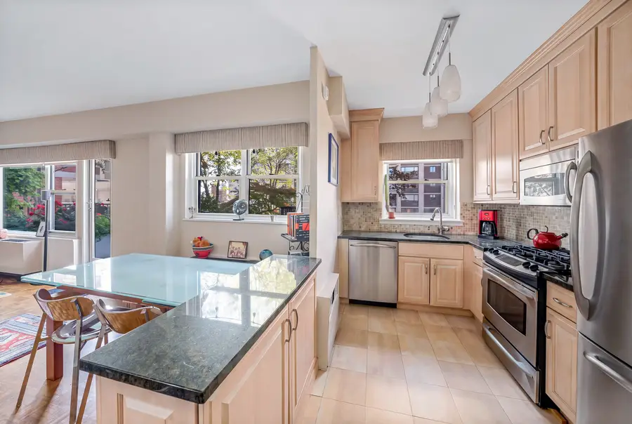 400 E 85th Street #PHA, New York, NY 10028 - #3