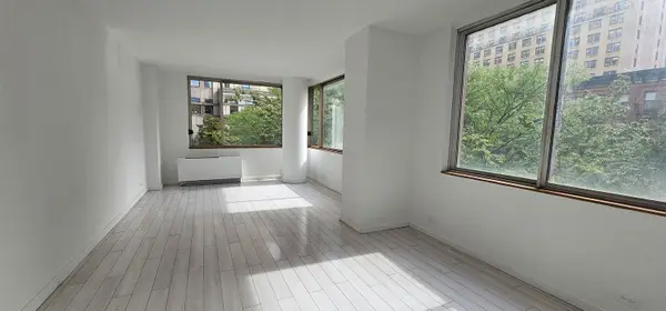 350 W 50th Street #4K, Manhattan, NY 10019