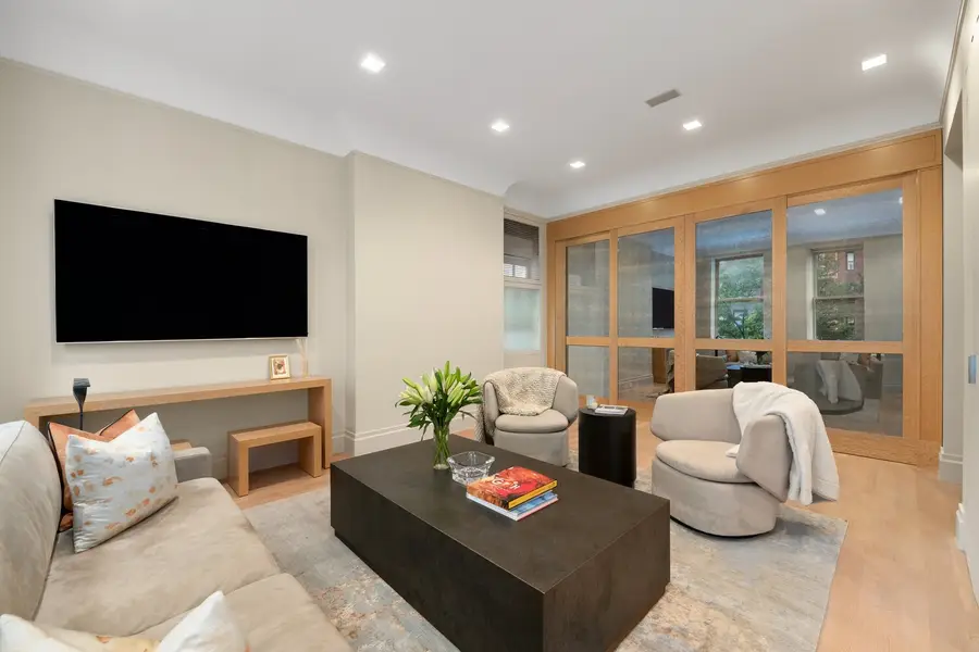 31 Gramercy Park S #2A, Manhattan, NY 10003 - #3