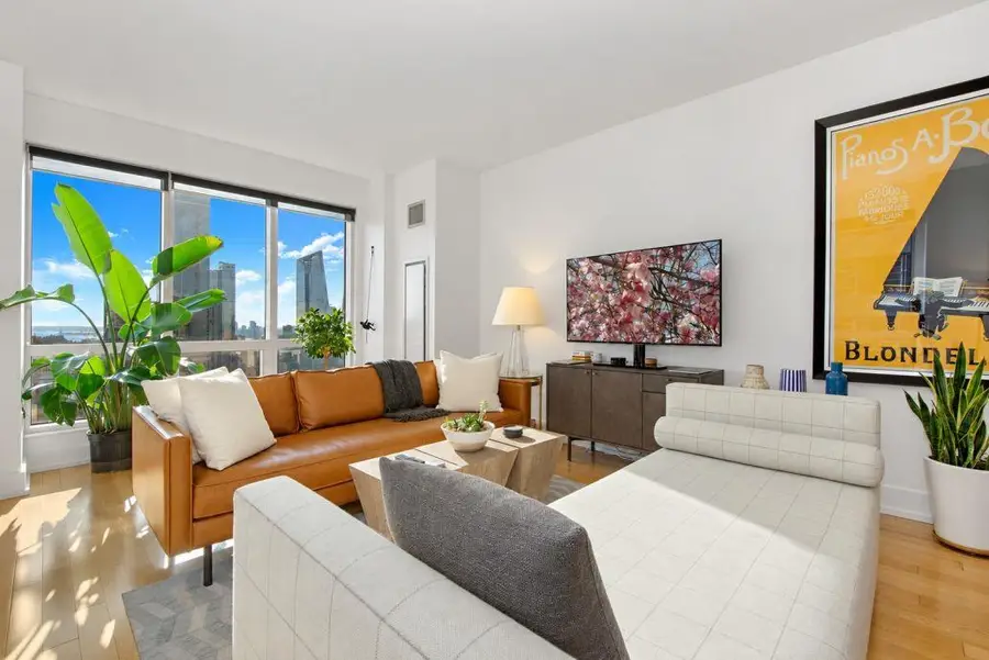 350 W 42nd Street #36-E, Manhattan, NY 10036 - #2