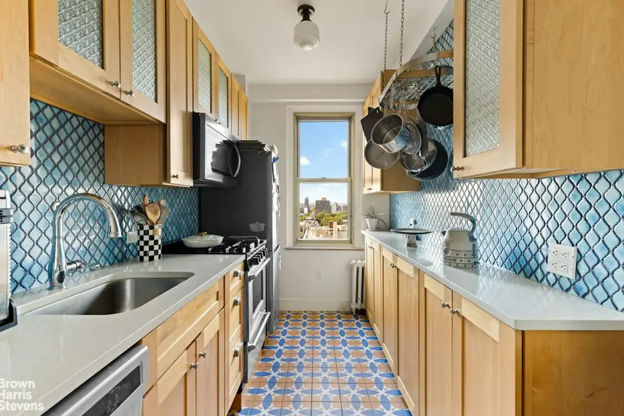 209 Lincoln Place #8G, Brooklyn, NY 11217 - #2