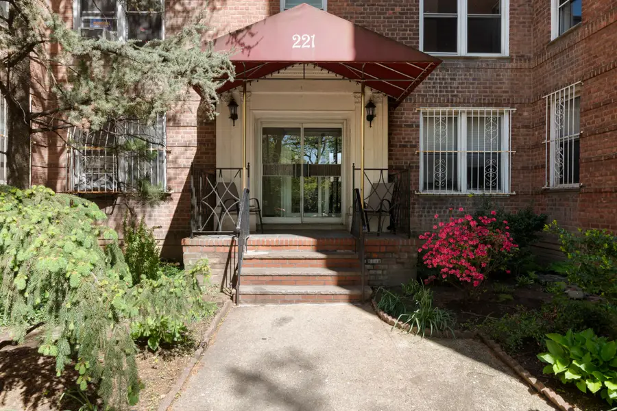 221 Mcdonald Avenue #4N, Brooklyn, NY 11218 - #3