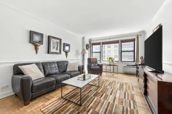 245 E 24th Street #8D, Manhattan, NY 10010