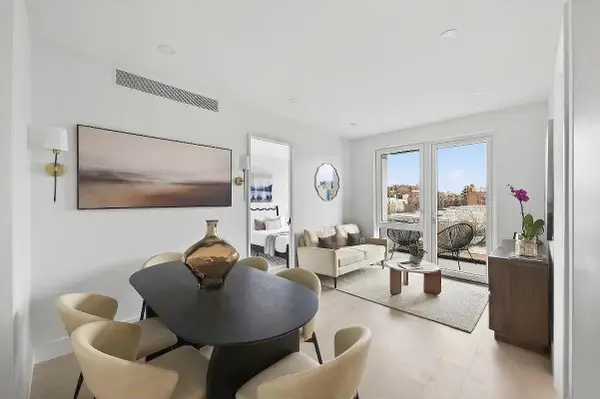 28-08 21st Street #3-D, Queens, NY 11102