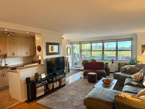 135 Ocean Parkway #8R, Brooklyn, NY 11218